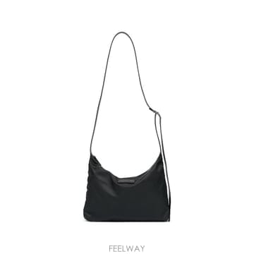 MM6 메종 마르지엘라 나일론 크로스바디 백 SB6WG0024DP9 B0712266753