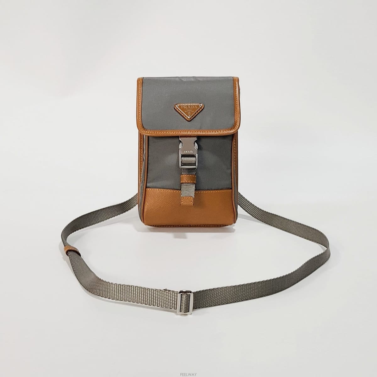 PRADA ����� �����Ϸ� ���Ŀ�ġ ũ�ν��� 2ZH109����� �����Ϸ� ���Ŀ�ġ ũ�ν��� 2ZH109