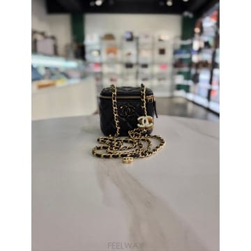 CHANEL ���� Ŭ���� ����Ƽ �ڽ���ƽ �̴� ü�� ũ�ν��� AP3941���� Ŭ���� ����Ƽ �ڽ���ƽ �̴� ü�� ũ�ν��� AP3941