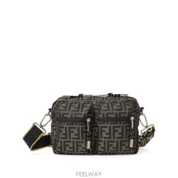 FENDI 26FW ��� ũ�ν��� 7VA695 B12N F1PR4 TAB MR NERO26FW ��� ũ�ν��� 7VA695 B12N F1PR4 TAB MR NERO