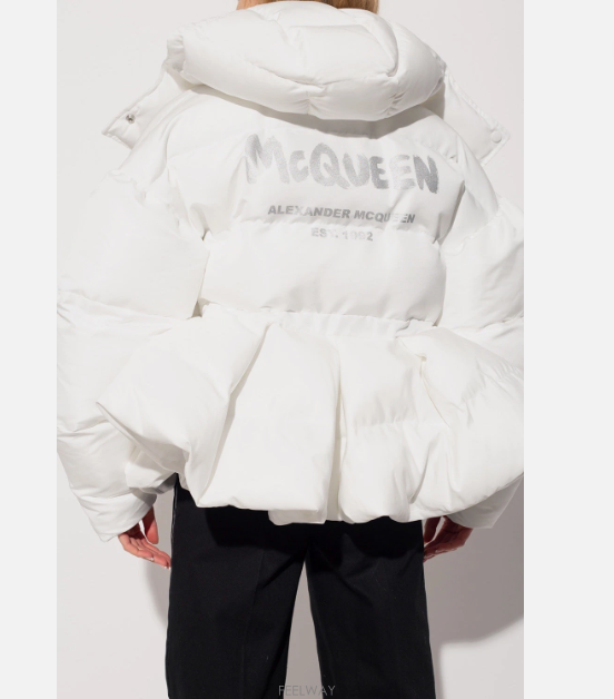 Alexander Mcqueen ALEXANDER MCQUEEN GRAFFITI WHITE PEPLUM PUFFER ������ �е�ALEXANDER MCQUEEN GRAFFITI WHITE PEPLUM PUFFER ������ 