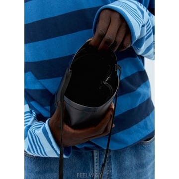 Marni 26 S/S ������ SHOELACE ��Ʈ�� ũ�ν��ٵ� �� SBMQ00 B011121221526 S/S ������ SHOELACE ��Ʈ�� ũ�ν��ٵ� �� SBMQ00 B01