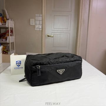 프라다 리나일론 앤 사피아노 레더 트래블 파우치 클러치 돕키트 블랙