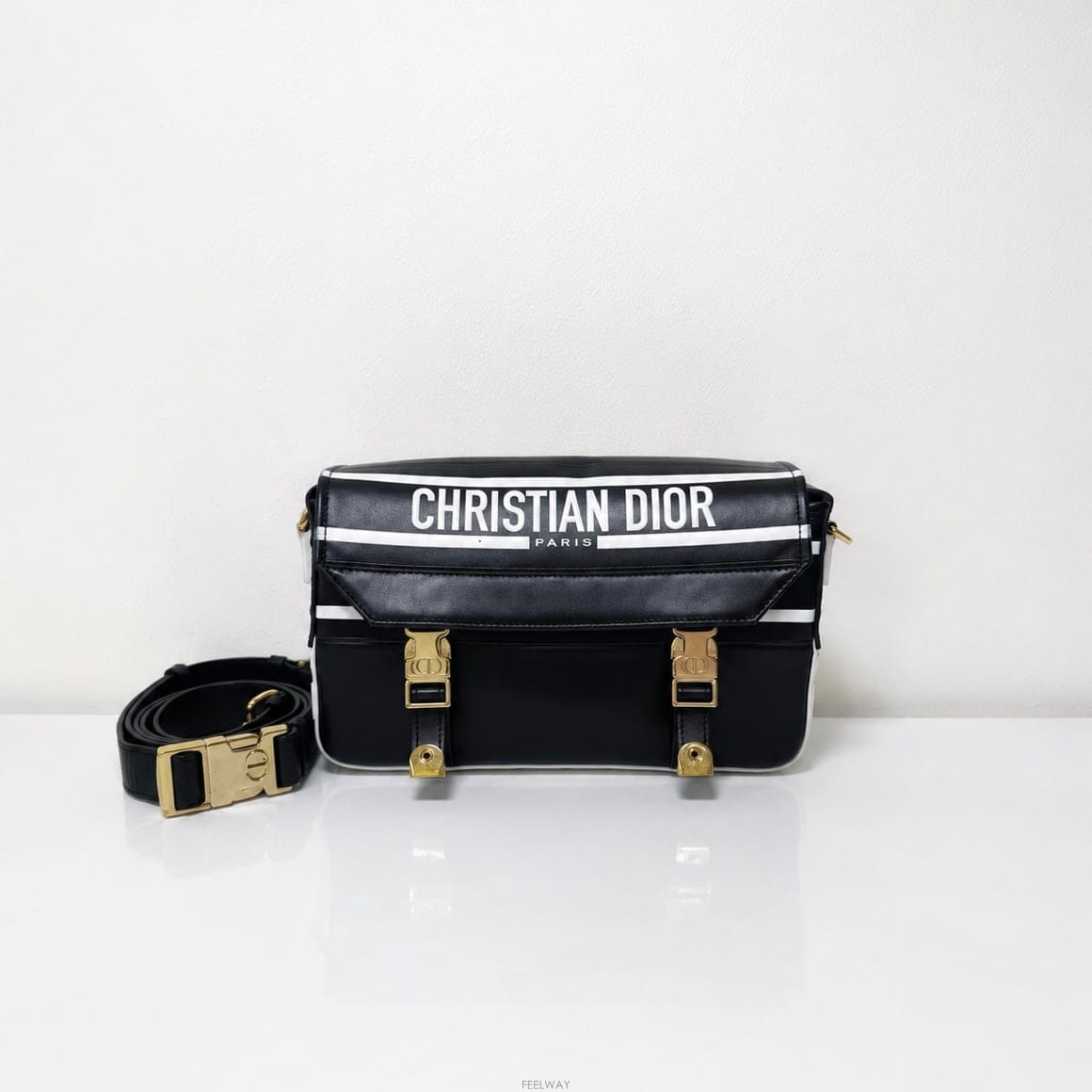 DIOR ũ������ ��� ķ���� ����ũ������ ��� ķ���� ����