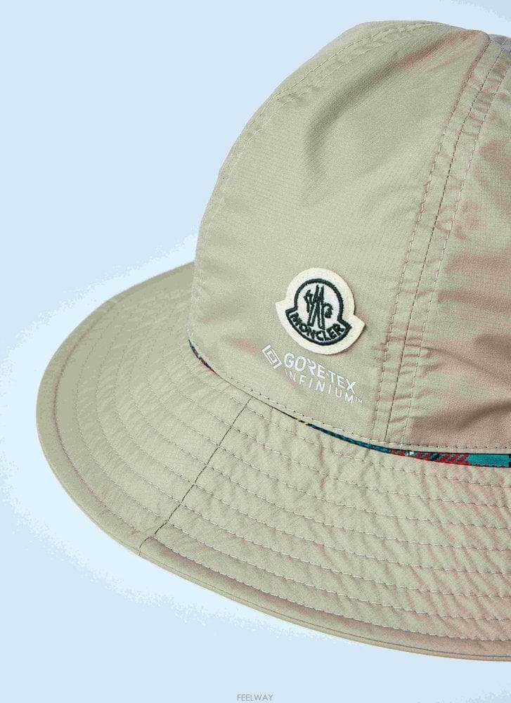 Moncler 25 S/S ��Ŭ���� �ΰ� ��Ƽ�� ��Ŷ ���� K109U 3B00001 B011157672225 S/S ��Ŭ���� �ΰ� ��Ƽ�� ��Ŷ ���� K109U 3B00001 B0