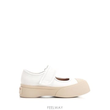 마르니 스니커즈