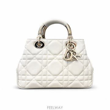 (미사용품) DIOR 레이디 디올 95.22 스몰 토트백 숄더백 크로스백 2way LATTE M0697OVJ