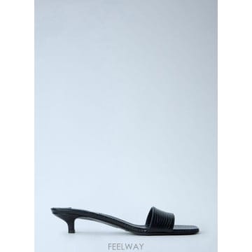 26 FW 토템 여성 슬림 리자드 엠보싱 반도 샌들 tot0265022blk
