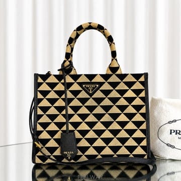 PRADA ����� �ɺ� �ڼ� ��Ʈ�� 1BA354����� �ɺ� �ڼ� ��Ʈ�� 1BA354