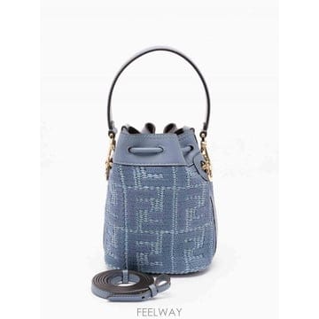 FENDI 26FW Fendi ���� Ŭ��ġ 8BS109AY6GF1X82BLUE TP58077173326FW Fendi ���� Ŭ��ġ 8BS109AY6GF1X82BLUE TP580771733
