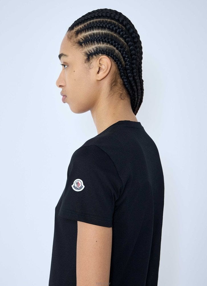 Moncler 25 S/S ��Ŭ���� �ΰ� ��Ƽ�� Ƽ���� L1093 8C73200 V B011157413625 S/S ��Ŭ���� �ΰ� ��Ƽ�� Ƽ���� L1093 8C73200 V B01