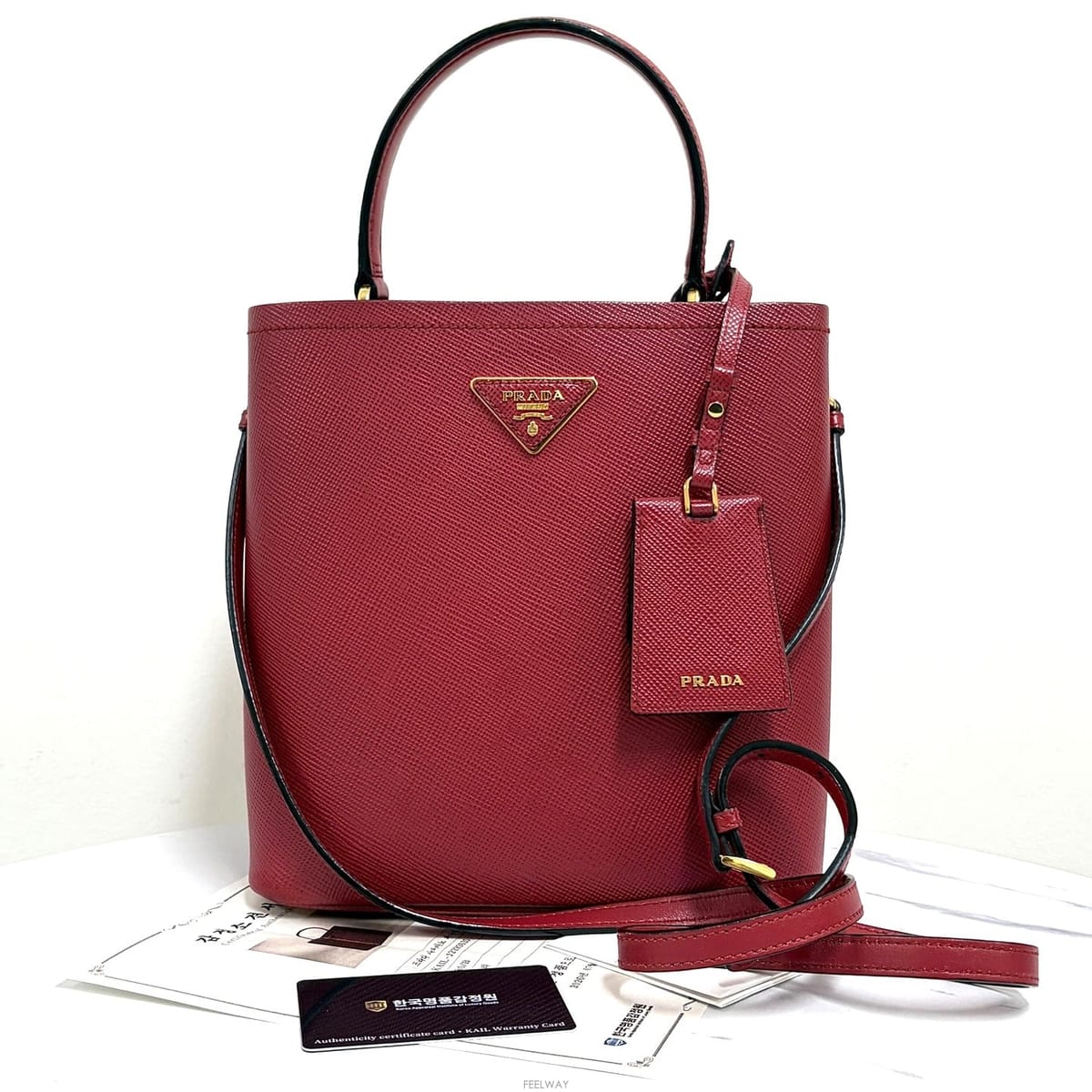 PRADA ����� ���ǾƳ� �ĴϿ� ��Ʈ�� �̵� ��������� ���ǾƳ� �ĴϿ� ��Ʈ�� �̵� ����