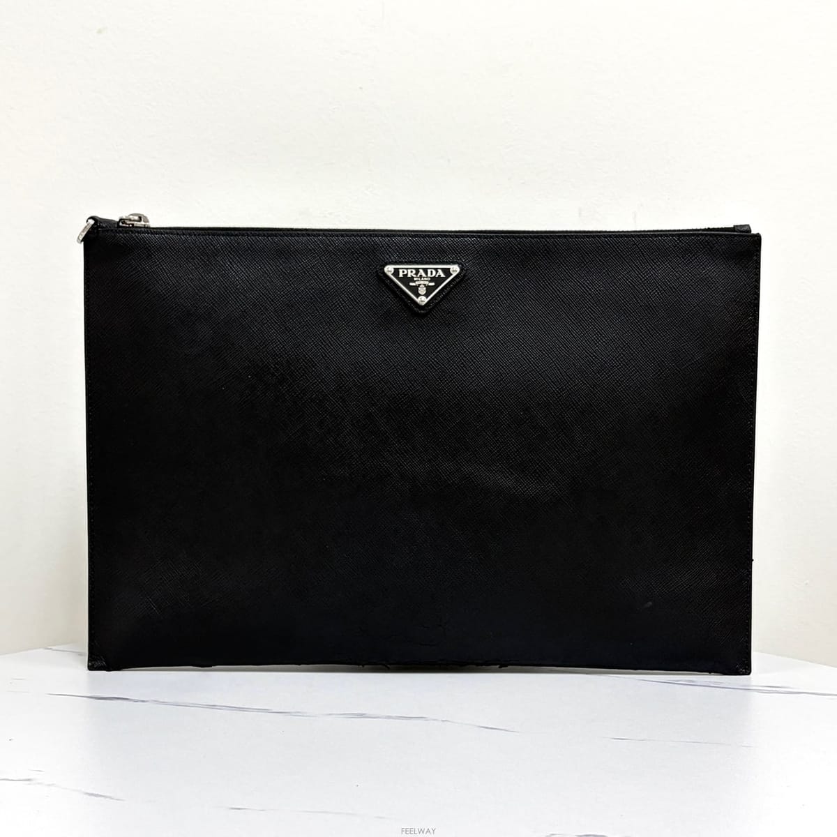 PRADA ����� ���ǾƳ� �ﰢ�ΰ� Ŭ��ġ�� ��������� ���ǾƳ� �ﰢ�ΰ� Ŭ��ġ�� ����