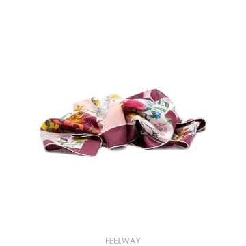 GUCCI �׶�����Ÿ �ؿ� ���� ���� PRINTED SILK FOULARD 8501073G0015472�׶�����Ÿ �ؿ� ���� ���� PRINTED SILK FOULARD 8501073