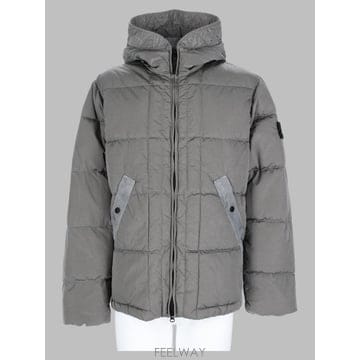 26 F/W 스톤 아일랜드 PIUMINO 콘 COLLO 알토 E 패치 B0042270836
