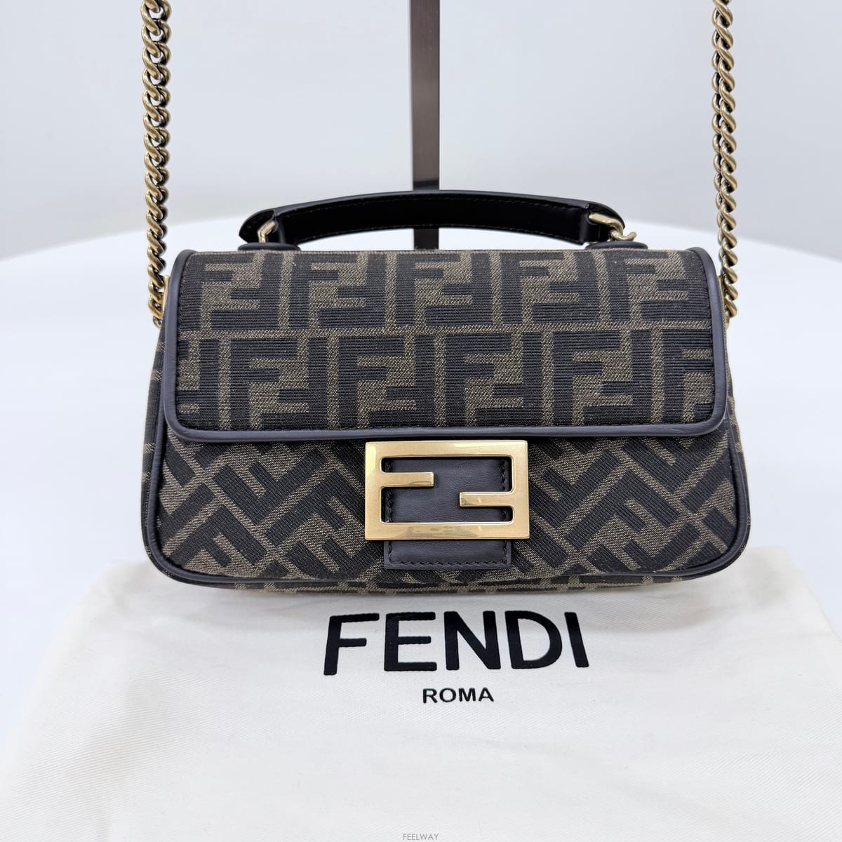 FENDI [S��/OS] ��� FF�ΰ� ��ī �ٰ�Ʈ �̵� ����� ũ�ν���[S��/OS] ��� FF�ΰ� ��ī �ٰ�Ʈ �̵� ����� ũ�ν���