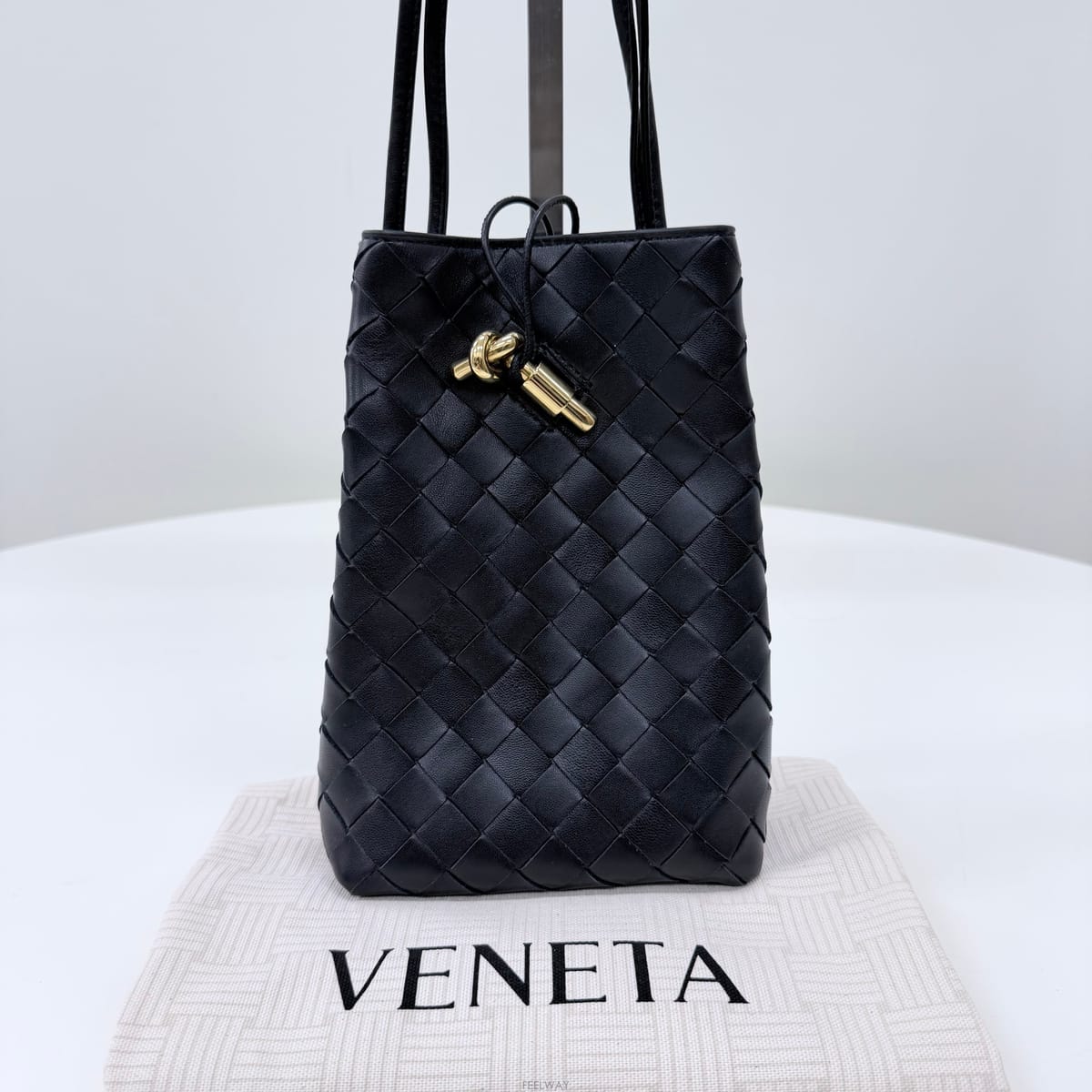 Bottega Veneta [S+��/OS] ���װ� ����Ÿ ��Ʈ��ġ���� �ȵ�Ƹ� �޴��� �Ŀ�ġ ũ�ν���[S+��/OS] ���װ� ����Ÿ ��Ʈ��ġ���� �ȵ�Ƹ� �޴��� 