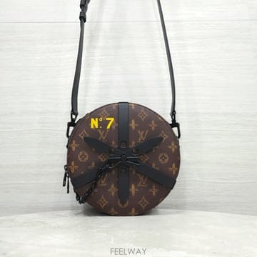 Louis Vuitton [������] (����ǰ)  ���̺��� ������ NO7 ���׷� �� �ڽ� ũ�ν���[������] (����ǰ)  ���̺��� ������ NO7 ���׷� �� ��