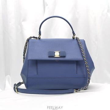 Ferragamo �߰���ǰ�Ǵ��� / Ferragamo(��󰡸�) 21 F558 ���� ī����Ų ���� �ٶ󺸿� �������߰���ǰ�Ǵ��� / Ferragamo(��󰡸�) 21 F558 ���� ī��