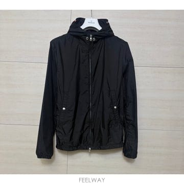 Moncler ��Ŭ���� �׸��۽� �ٶ����� ���� size:4��Ŭ���� �׸��۽� �ٶ����� ���� size:4