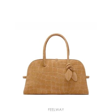 Jacquemus 26SS ��ũ���� Tourism BAU00417AC07A09830 TP57841080326SS ��ũ���� Tourism BAU00417AC07A09830 TP578410803
