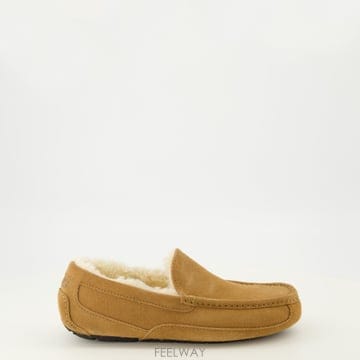 UGG 애스콧 슬립온 로퍼 블랙