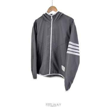 Thom Browne [2] ����� �и��͸� ����ž �缱 �ٶ����� �ĵ� ���� ���� �׷���[2] ����� �и��͸� ����ž �缱 �ٶ����� �ĵ� ���� 