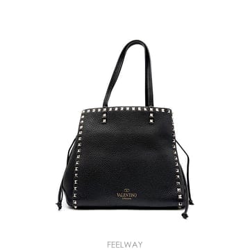 발렌티노 락스터드 드로우스트링 토트백 L131592