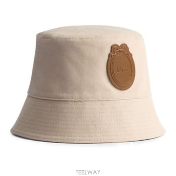 디올 Teddy D 메달리온 패치 로고 스몰 브림 버킷햇 베이지