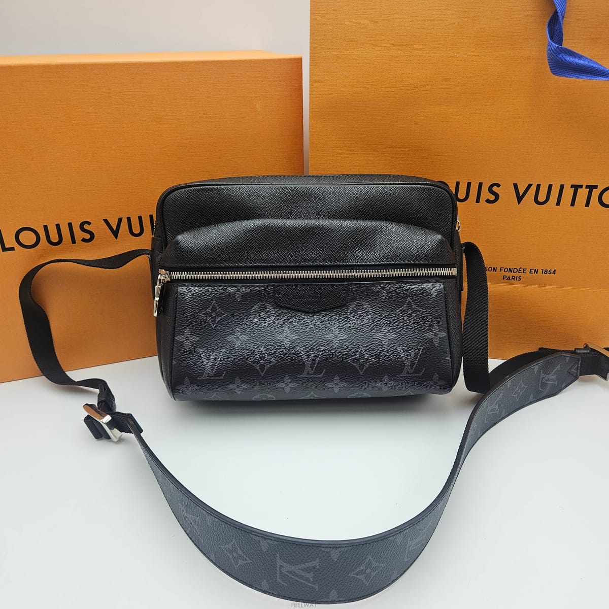 Louis Vuitton ���̺��� �ƿ����� �޽����� PM ��Ŭ�������̺��� �ƿ����� �޽����� PM ��Ŭ����