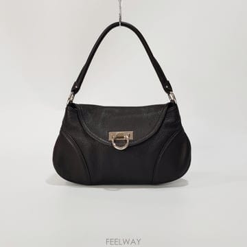 Ferragamo ��󰡸� ���� ��ġ�� ȣ�� �������󰡸� ���� ��ġ�� ȣ�� �����