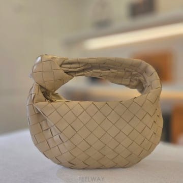 Bottega Veneta ���װ� ����� �̴Ϻ��װ� ����� �̴�