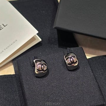 CHANEL [����] ��ǰ/�ι躸��/���� �Ͱ���/ CC �ΰ� ���� ���͵� �̾ �ǹ�[����] ��ǰ/�ι躸��/���� �Ͱ���/ CC �ΰ� ���� ���͵� 