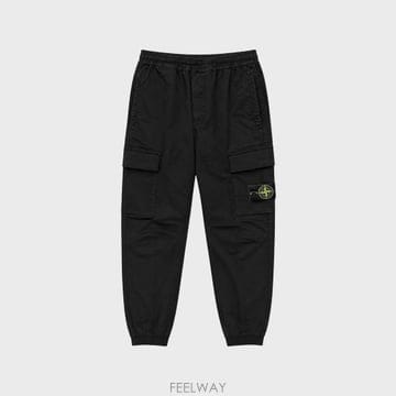 [스톤아일랜드] 26FW 와펜패치 테이퍼드 카고 팬츠 블랙 남성 팬츠 L2S153100031 S0A10 V0