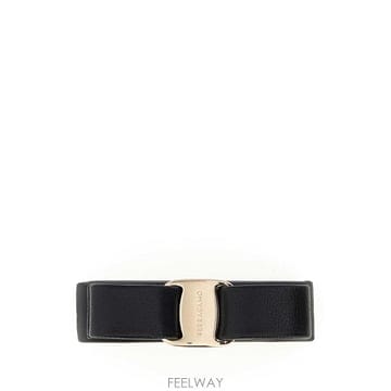 [X45]페라가모 340477796291 NEROORO Black leather hair clip