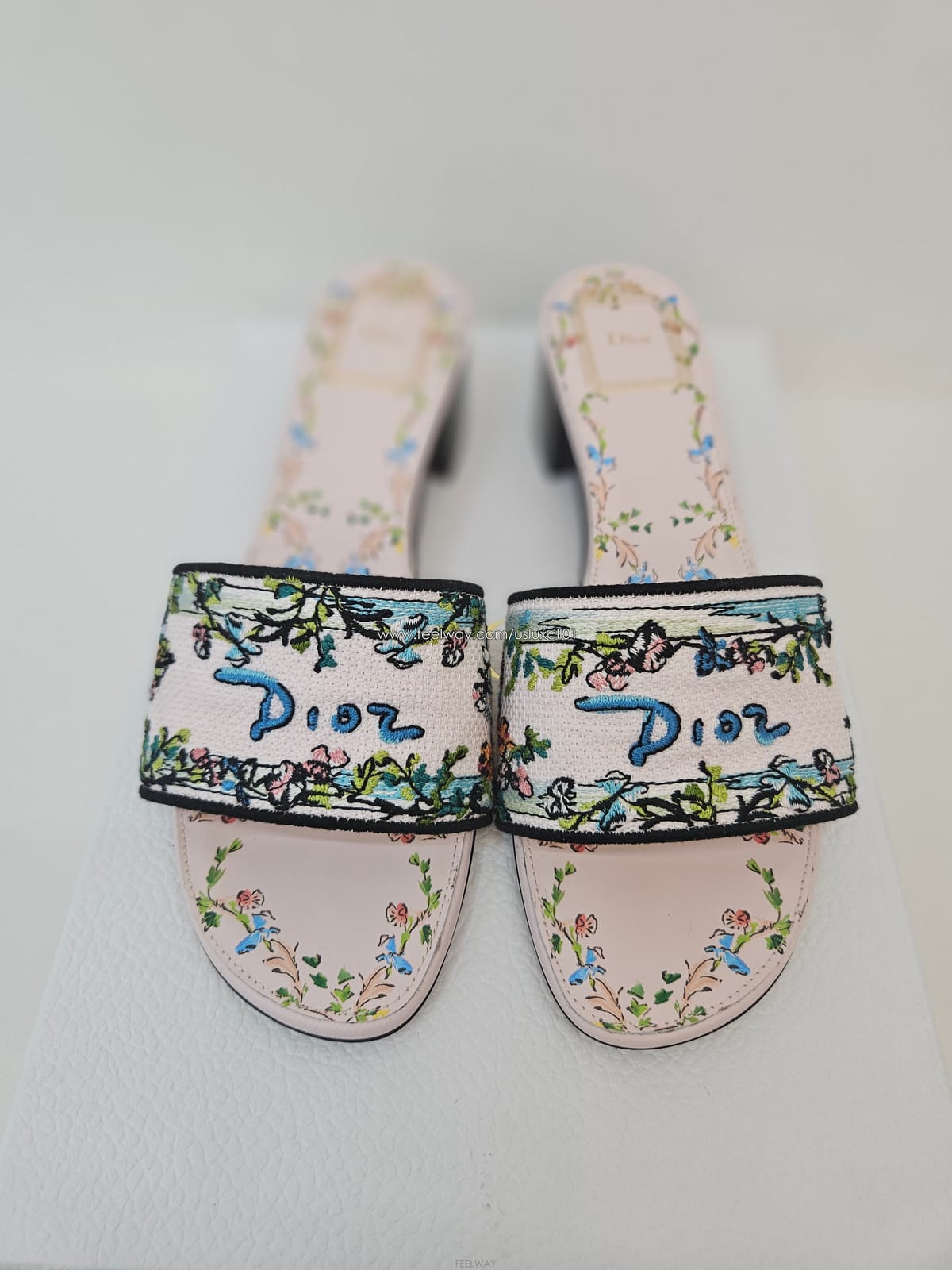 DIOR [�߰���ǰ ������ �����]��� ���񿡶� �ƶ󺣽�Ʈ ��Ƽ�� �� �����̵� ������ KCO611BRN 26��5������[�߰���ǰ ������ �����]��� ���񿡶� �ƶ󺣽�Ʈ ��Ƽ