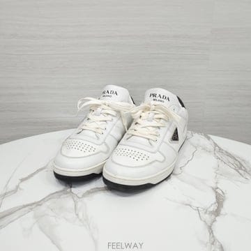 [럭스유] 8 / 프라다 화이트 블랙탭 다운타운 가죽 스니커즈 2EE364