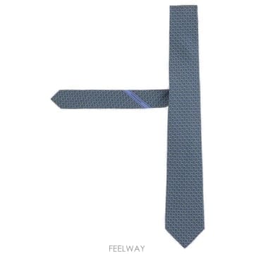 페라가모 자카드 포인티드 팁 타이 351441 007 TP979711894