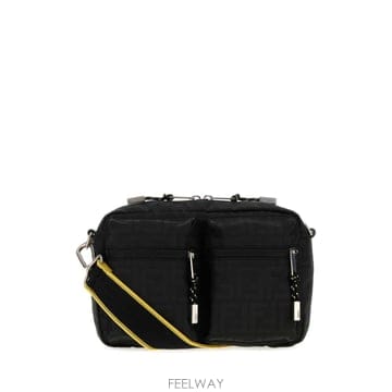 FENDI [X45]��� 7VA695B12N F0QA1 ���� ��Ʈ�� ���۹� ũ�ν��� CAMERA CASE FF LIGH[X45]��� 7VA695B12N F0QA1 ���� ��Ʈ�� ���۹� ũ�ν���