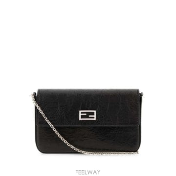 FENDI [P13]��� 8M0600B14MF0QA1 ���� �̴Ϲ� ����� ũ�ν��� ��Ȧ�� ������ ���� ��Ʈ�� FENDI[P13]��� 8M0600B14MF0QA1 ���� �̴Ϲ� ����� ũ�ν��� 