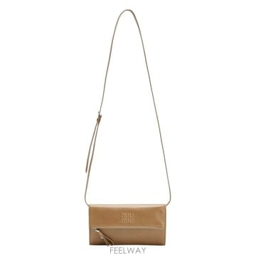 Miu Miu 26FW �̿�̿� �ΰ� ���� �Ŀ�ġ ũ�ν��� 5MT048 2A44 F077026FW �̿�̿� �ΰ� ���� �Ŀ�ġ ũ�ν��� 5MT048 2A44 F0
