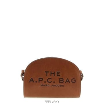 A.P.C. (�ؿܹ��) ����� A P C X Marc Jacobs �ΰ� ������ ũ�ν��ٵ� �� PXBVVF67062(�ؿܹ��) ����� A P C X Marc Jacobs �ΰ� ������ ũ��