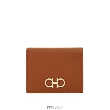 25FW 살바토레 페라가모 Gancini Hammered 레더 Compact 왈렛 22D7800789857 