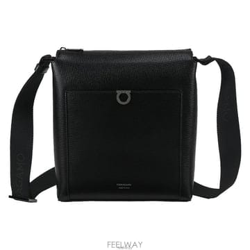 Ferragamo 26FW ��󰡸� ��ġ�� ũ�ν��� 241805 78639826FW ��󰡸� ��ġ�� ũ�ν��� 241805 786398