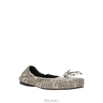 Jacquemus 25SS ��ũ���� ��ũ���� Flat ���� 243FO1573233150 TP57798064525SS ��ũ���� ��ũ���� Flat ���� 243FO1573233150 TP577