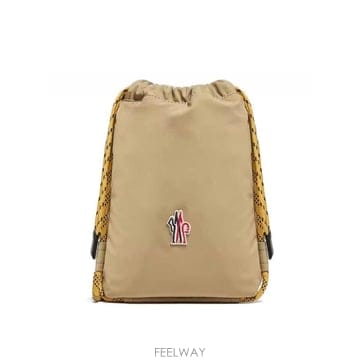 Moncler 26SS Moncler Makaio Messenger �� L10985L00006M975423F TP5792426SS Moncler Makaio Messenger �� L10985L00006M975423F 