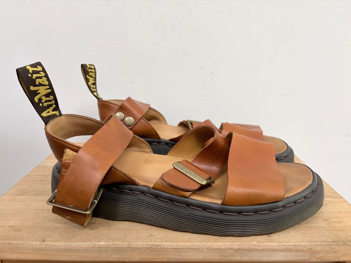 Dr. Martens ���͸�ƾ �׸��� ���� 250���͸�ƾ �׸��� ���� 250
