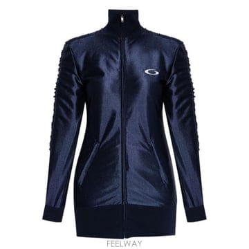 Balenciaga 26SS Balenciaga �巹�� with decorative draping on the sleeves 826SS Balenciaga �巹�� with decorative draping on the 