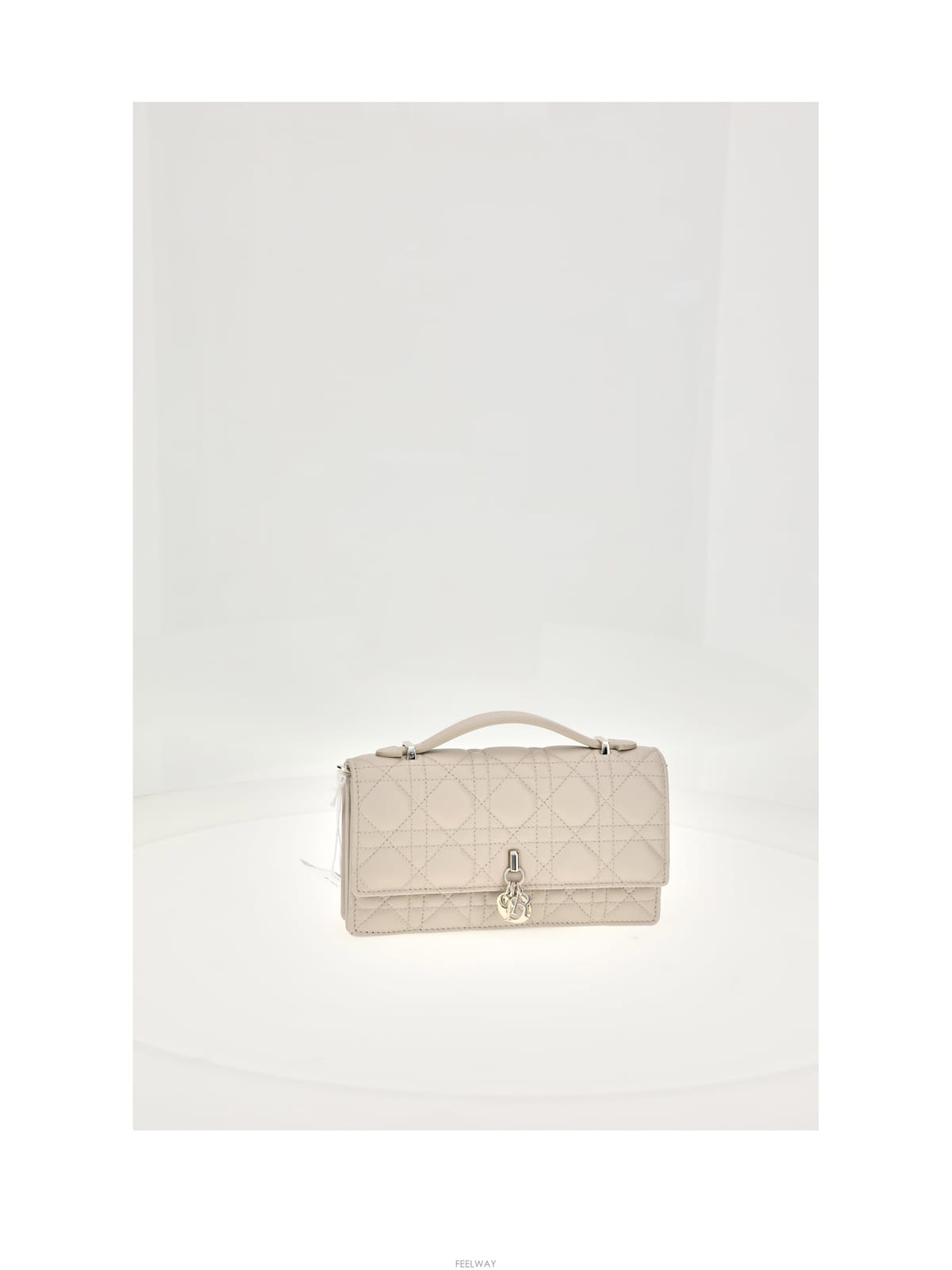DIOR [B1] ũ������ ��� S0980ONMJ �Ŀ�ġ Ŭ��ġ�� ��Ƽ���̽� ���� S0980ONMJ51U[B1] ũ������ ��� S0980ONMJ �Ŀ�ġ Ŭ��ġ�� ��Ƽ����