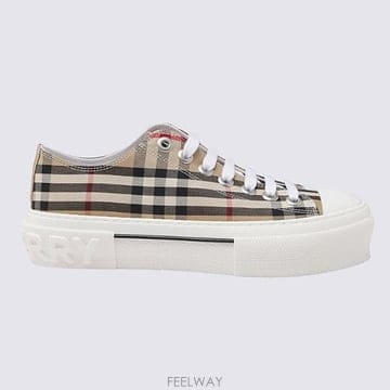 Burberry 26FW Burberry ����Ʈ ��ư ����Ŀ�� 8050506A7028 TP57840693426FW Burberry ����Ʈ ��ư ����Ŀ�� 8050506A7028 TP5784